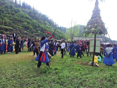 鎮寧舉辦第八屆“夜郎竹王節” 殺牛祭“孟獲王”